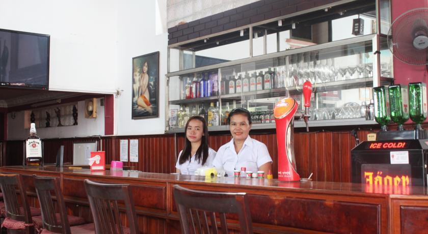 Flamingos Hotel Phnom Penh Exterior photo